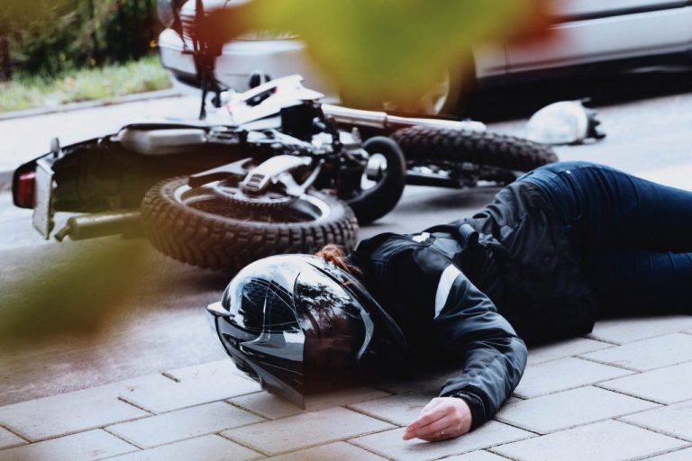 Dangerous Habits of Motorcycle riders!