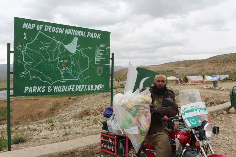 Man on a mission “Clean Green Pakistan”