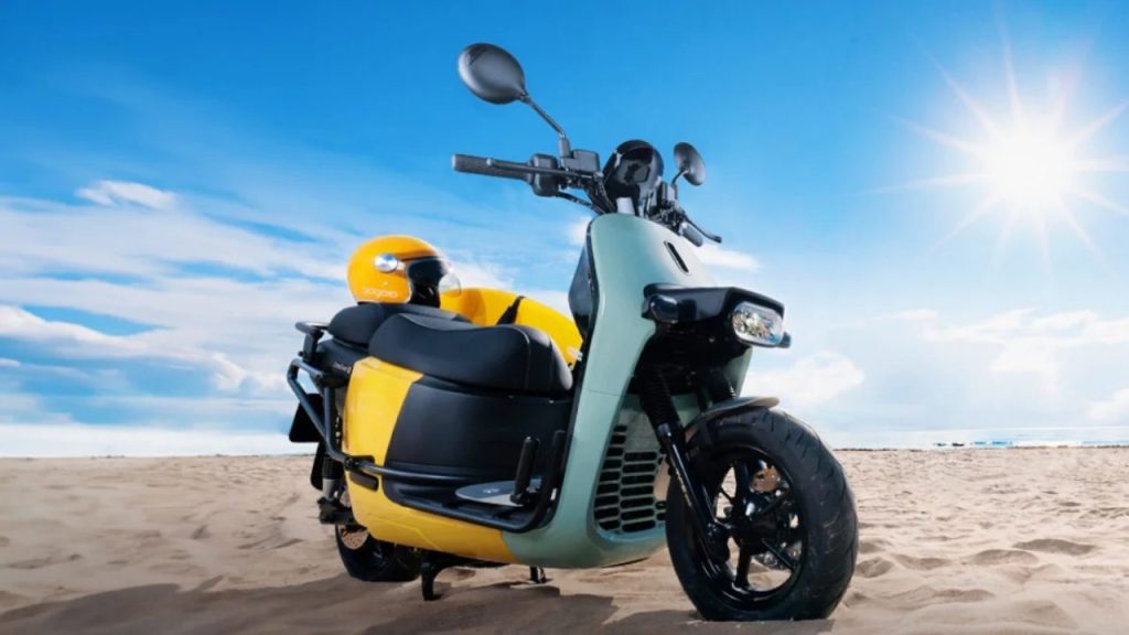 Chinas-Jinpeng-to-Roll-Out-Electric-Gasoline-Tricycles-in-Pakistan