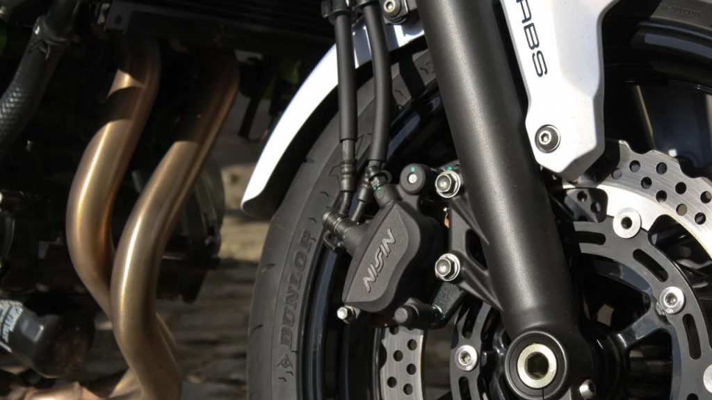 Suspension-and-Handling-Built-for-Every-Road