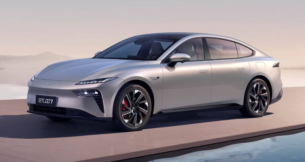 Dongfeng-eπ-007-Electric-Sedan-Launches-in-Pakistan
